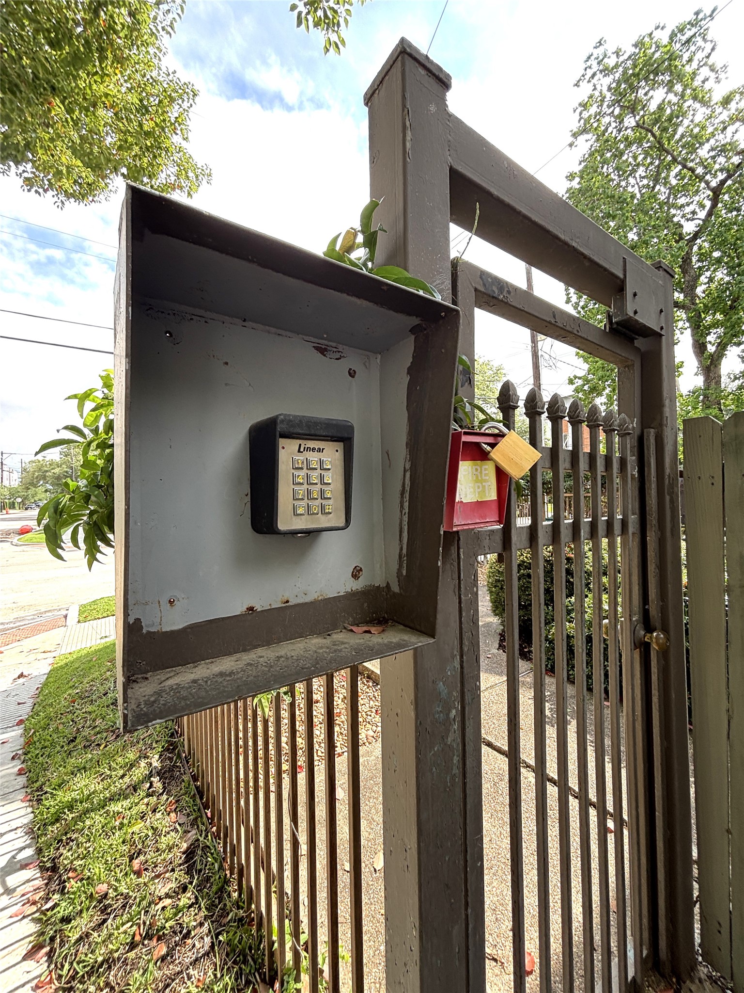 1840 Branard Street, Unit 2 Houston, TX 77098 - Photo 3 of 12 Code pad at entry gate