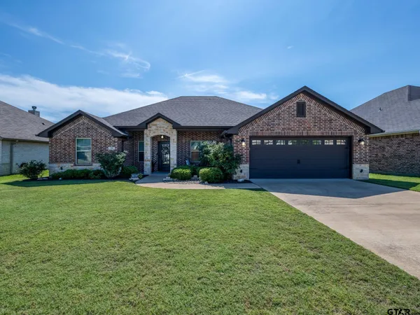 $349,000 | 705 Reno, Chandler, TX 75758