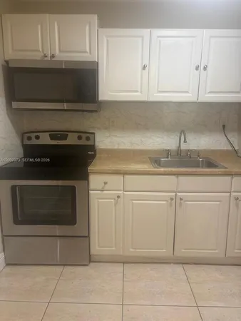 $2,299 | 6950 West 6th Avenue, Unit 511, Hialeah, FL 33014