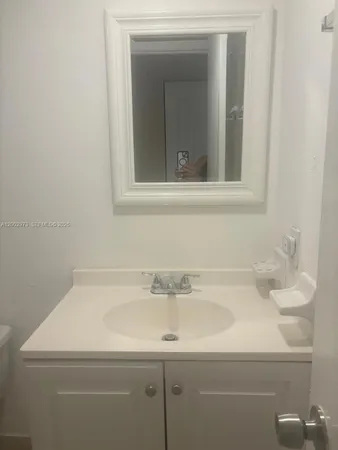 $2,299 | 6950 West 6th Avenue, Unit 511, Hialeah, FL 33014