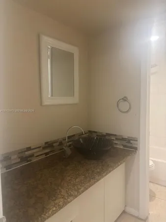 $2,299 | 6950 West 6th Avenue, Unit 511, Hialeah, FL 33014