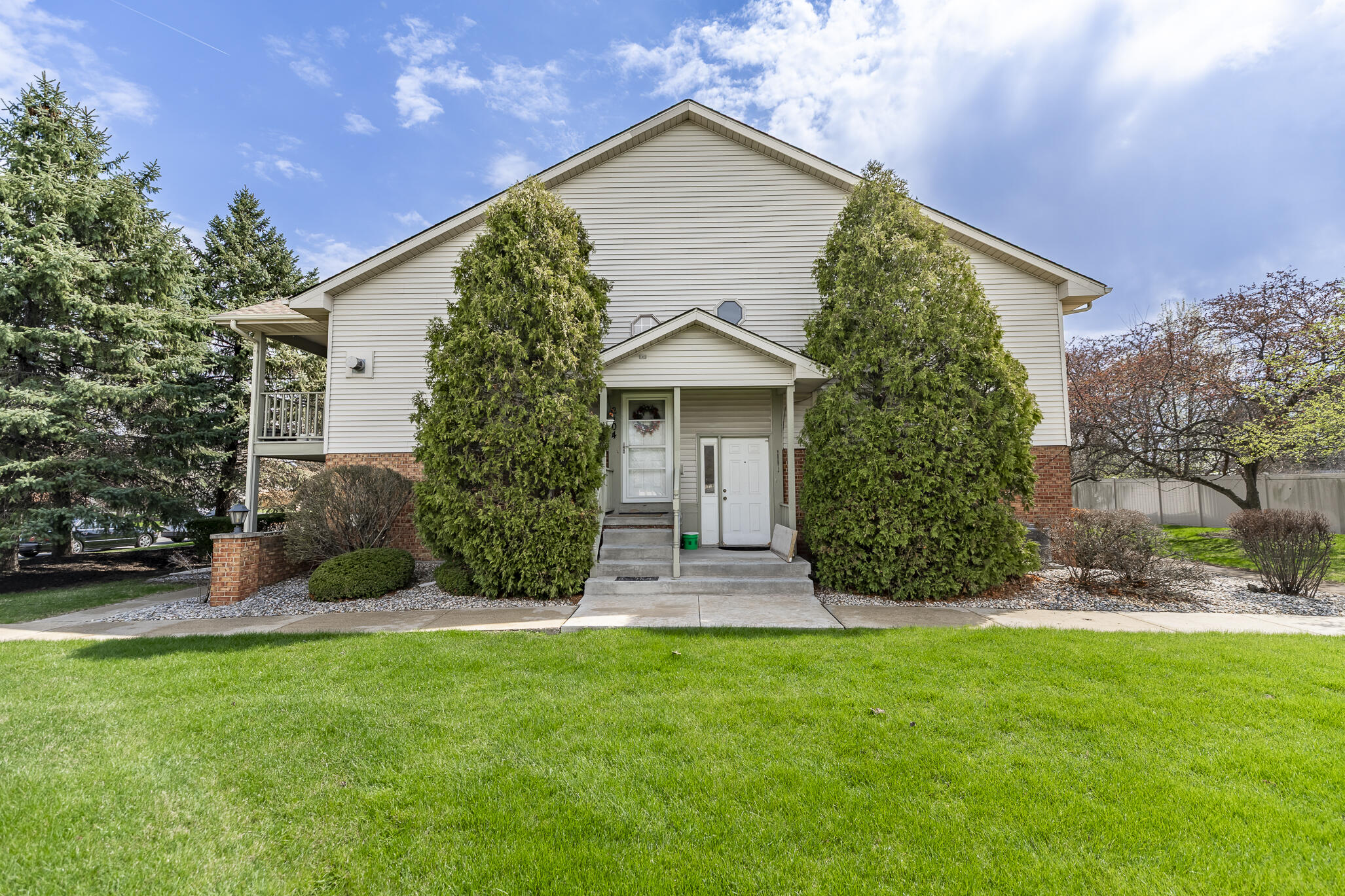 2104 Terrace Drive Highland, IN 46322 - Photo 1 of 28 2054x1369