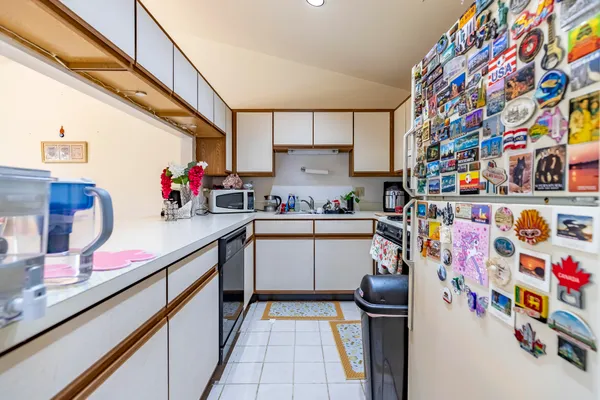 $230,000 | 2104 Terrace Drive, Highland, IN 46322