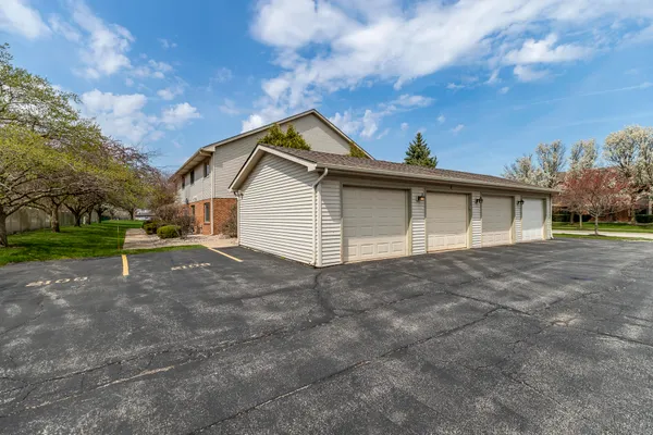 $230,000 | 2104 Terrace Drive, Highland, IN 46322