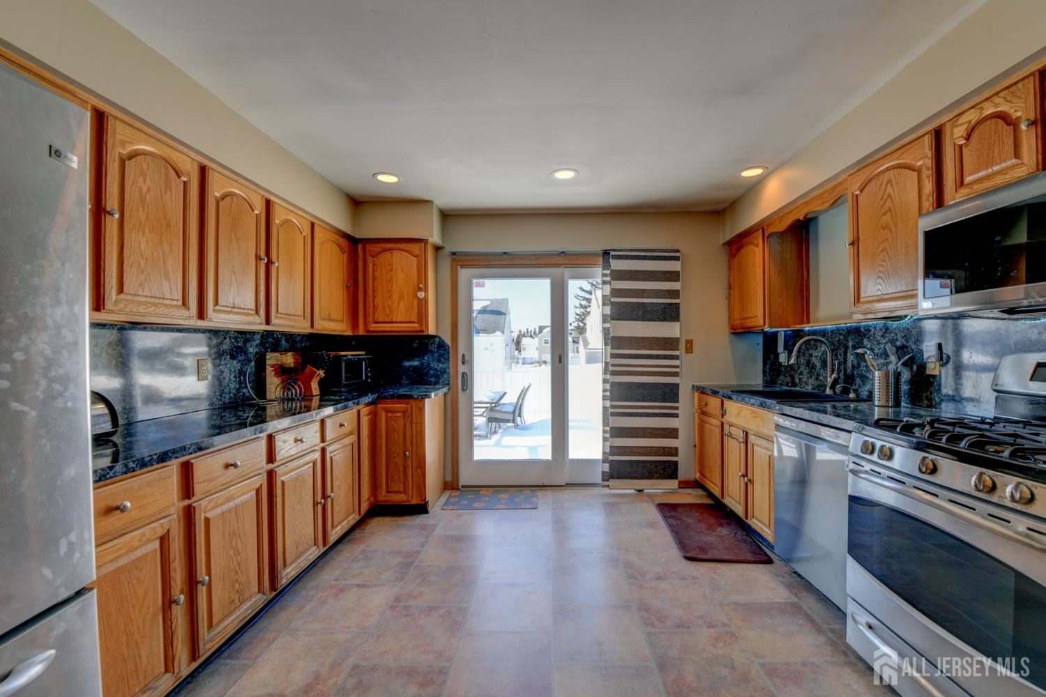 3 Carter Place Parlin, NJ 08859 - Photo 13 of 31