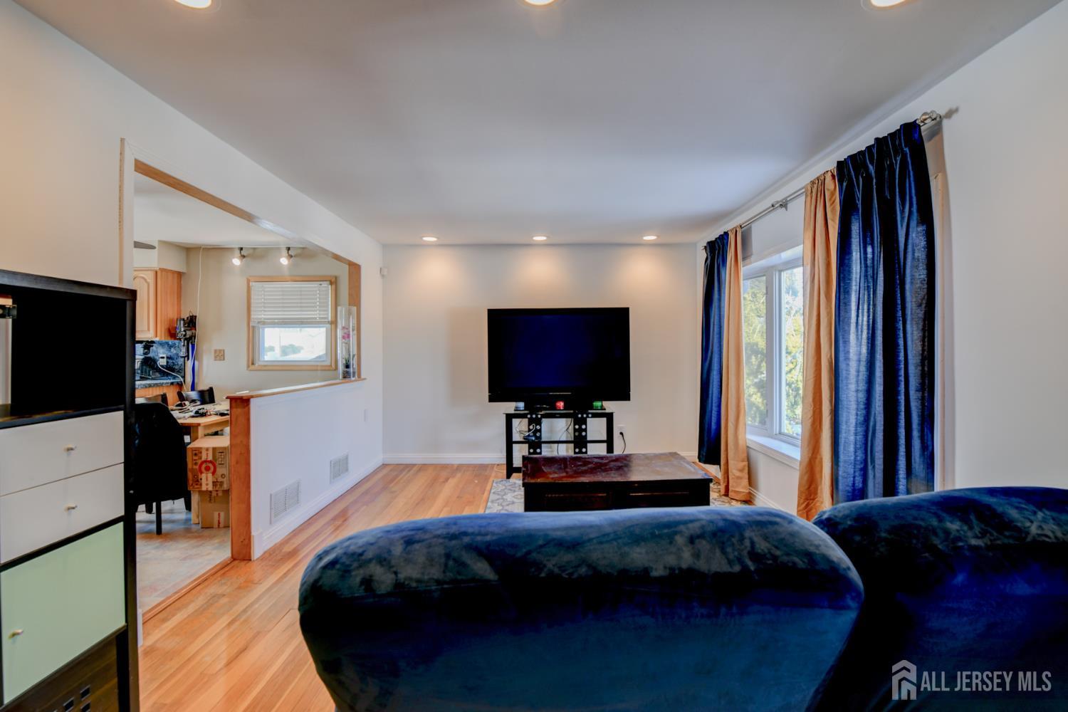 3 Carter Place Parlin, NJ 08859 - Photo 6 of 31