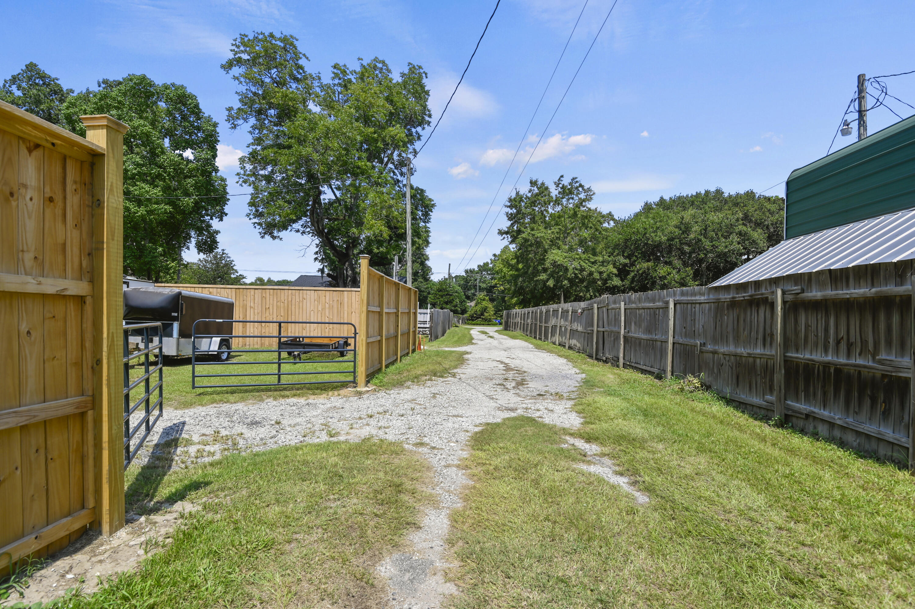 1813 Rifle Range Road Mount Pleasant, SC 29464 - Photo 15 of 28 Entry Easement from Rifle Range Rd