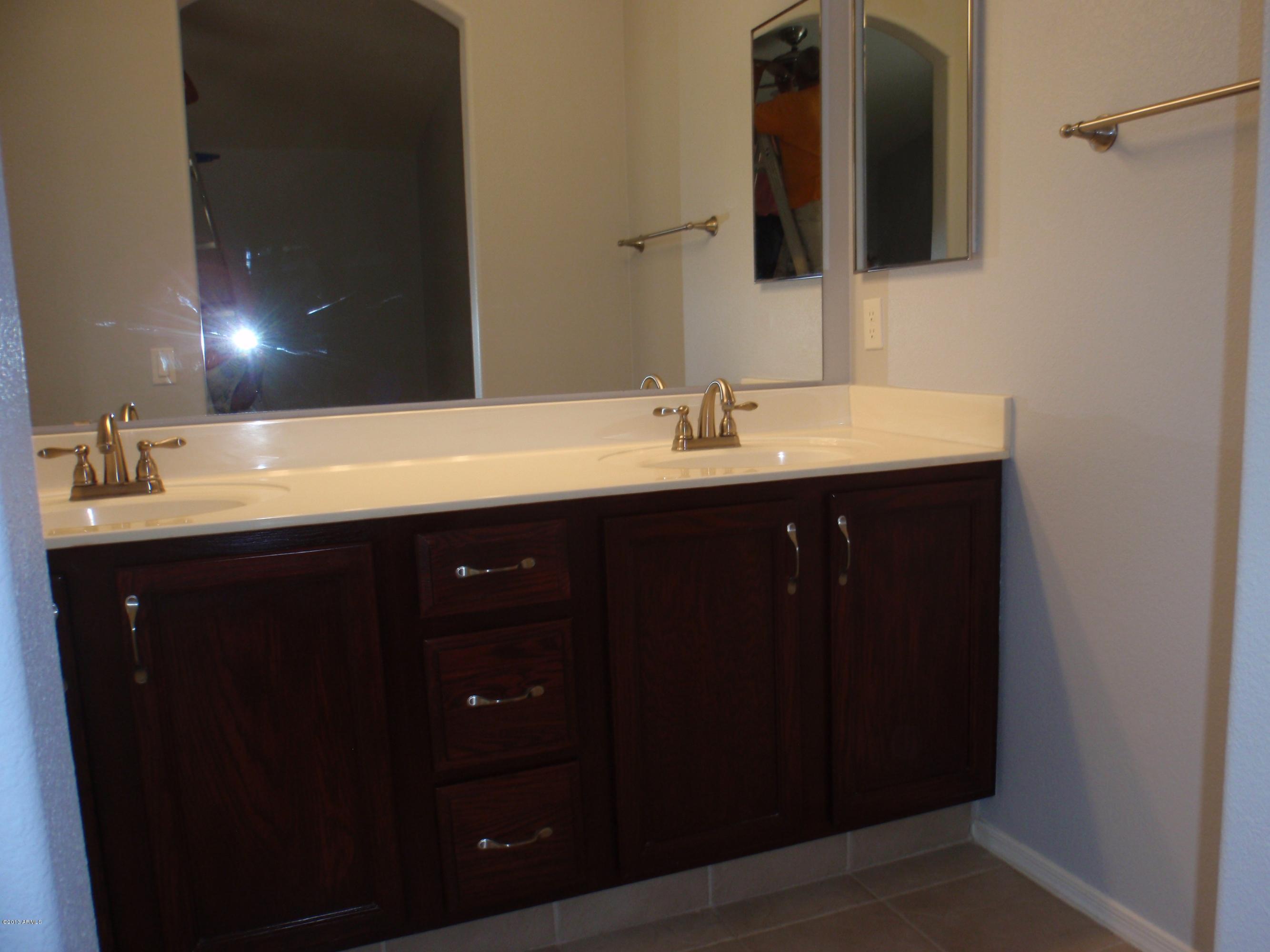 1763 East Sycamore Road Casa Grande, AZ 85122 - Photo 16 of 31 Master vanity