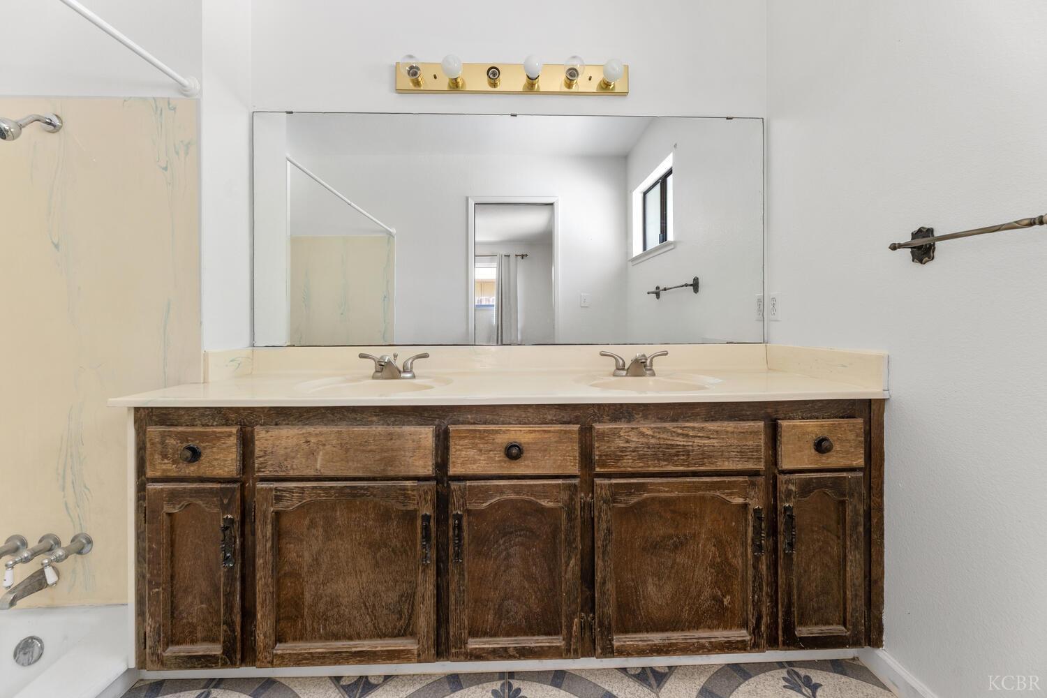1014 Raymond Road Hanford, CA 93230 - Photo 26 of 36 Gallery Image 26