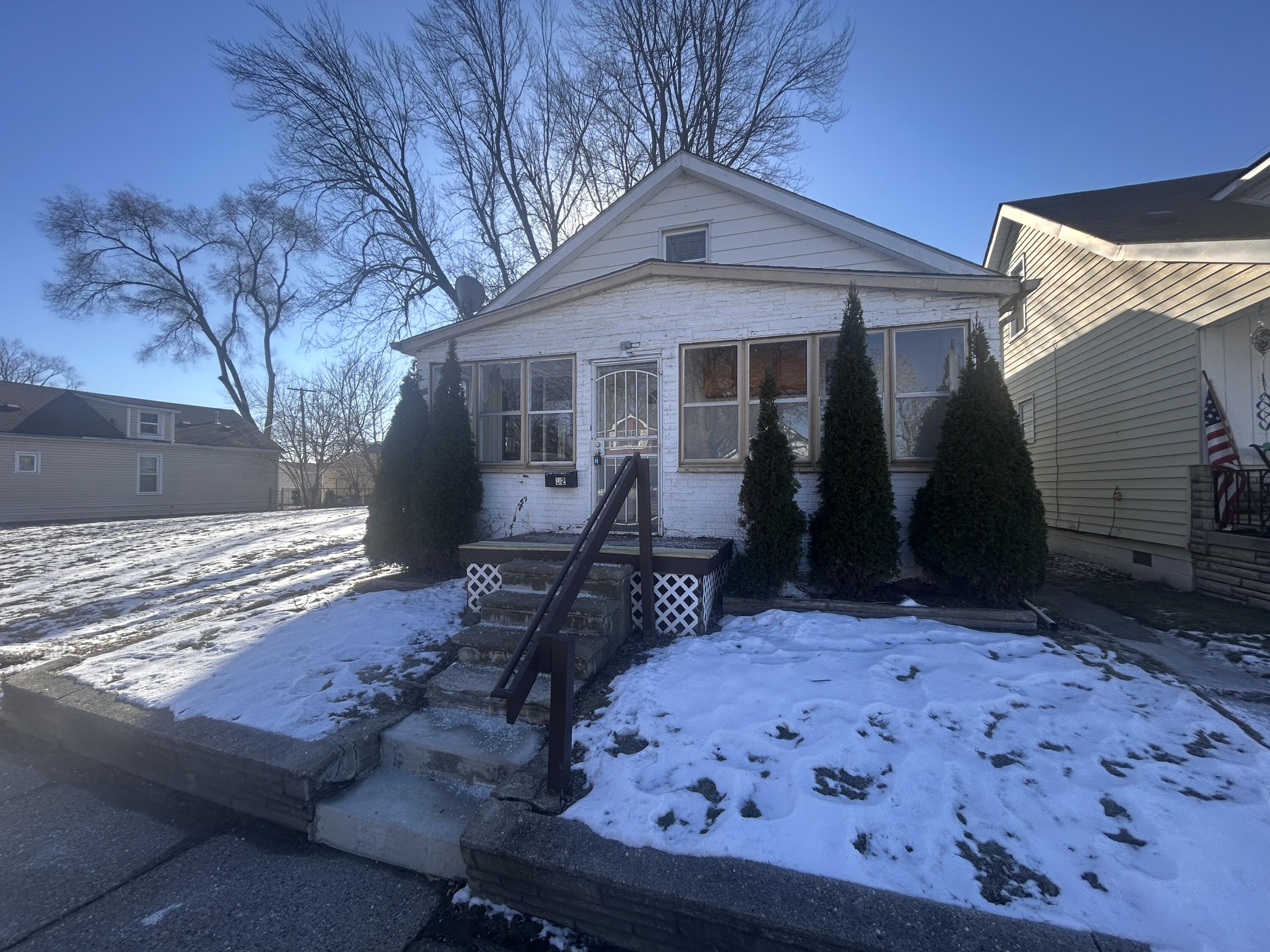 32 East George Avenue Hazel Park, MI 48030 - Photo 2 of 23 IMG_5481