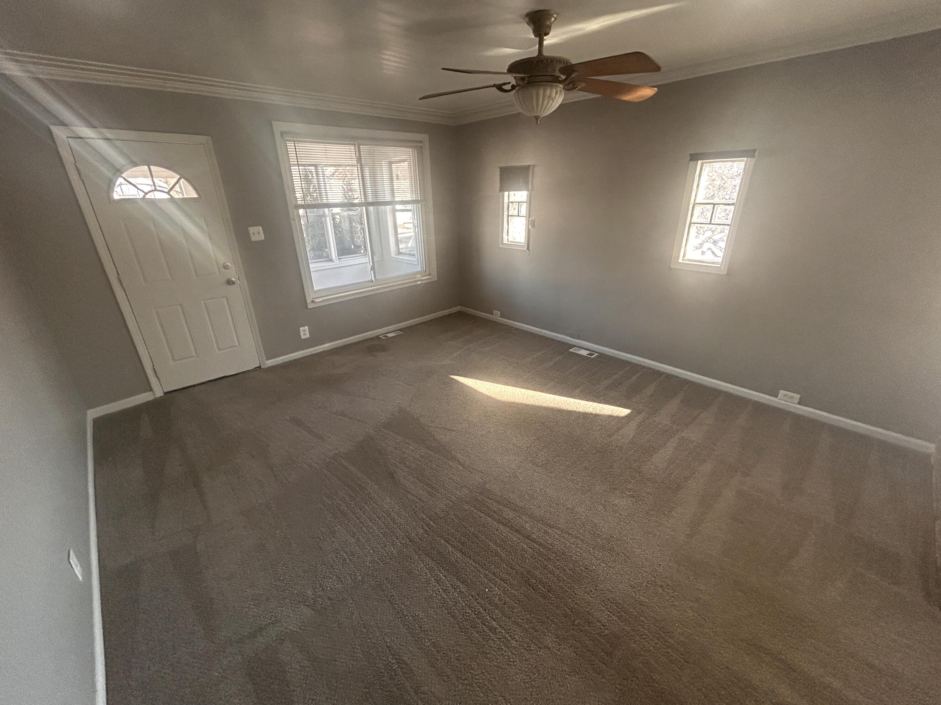 32 East George Avenue Hazel Park, MI 48030 - Photo 5 of 23 IMG_5487