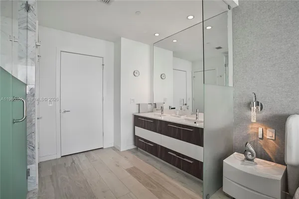 $7,200 | 480 Northeast 31st Street, Unit 3906, Miami, FL 33137