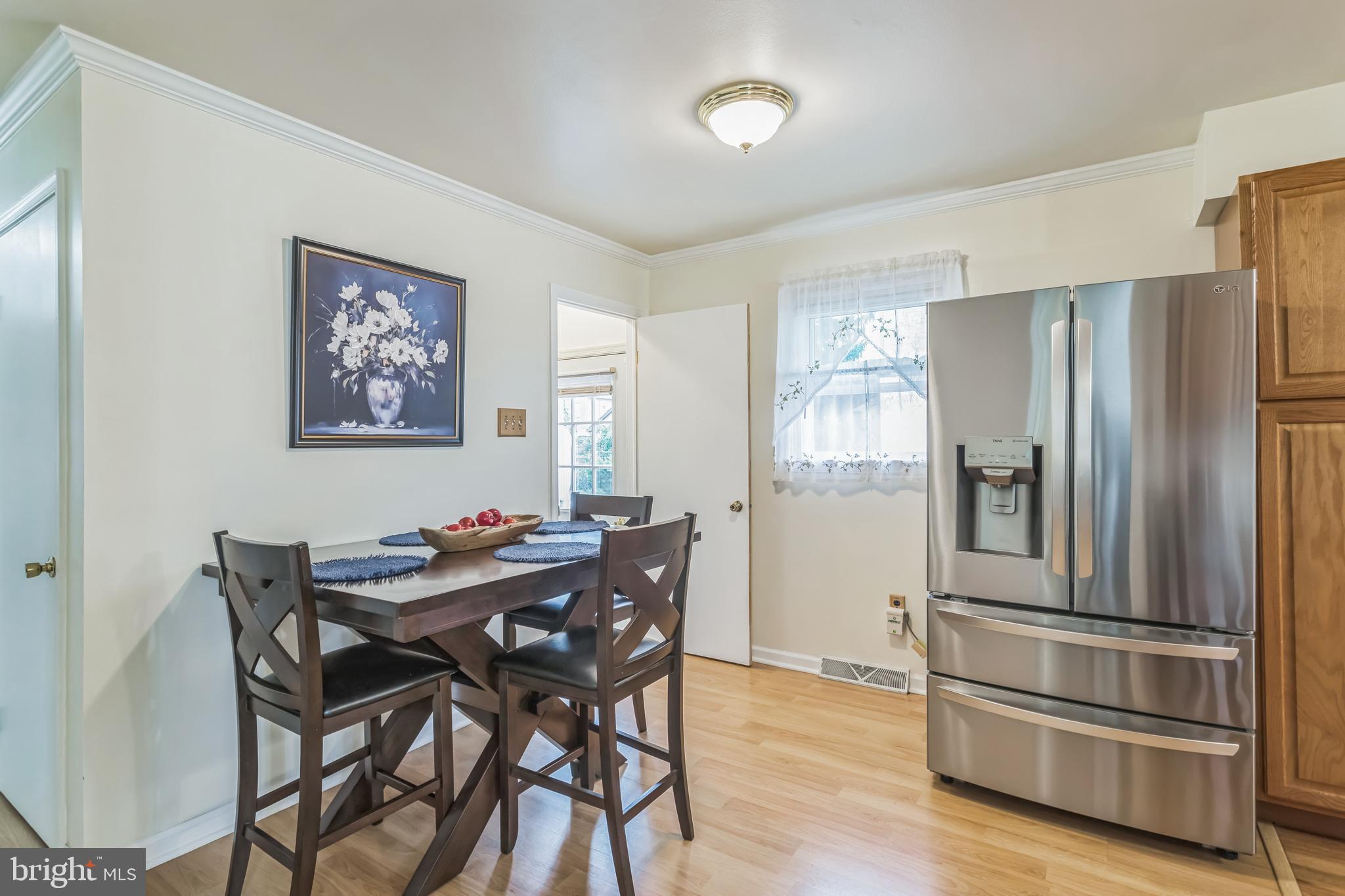 109 Walnut Road Wallingford, PA 19086 - Photo 12 of 30 Eat in Kitchen/ Table Space