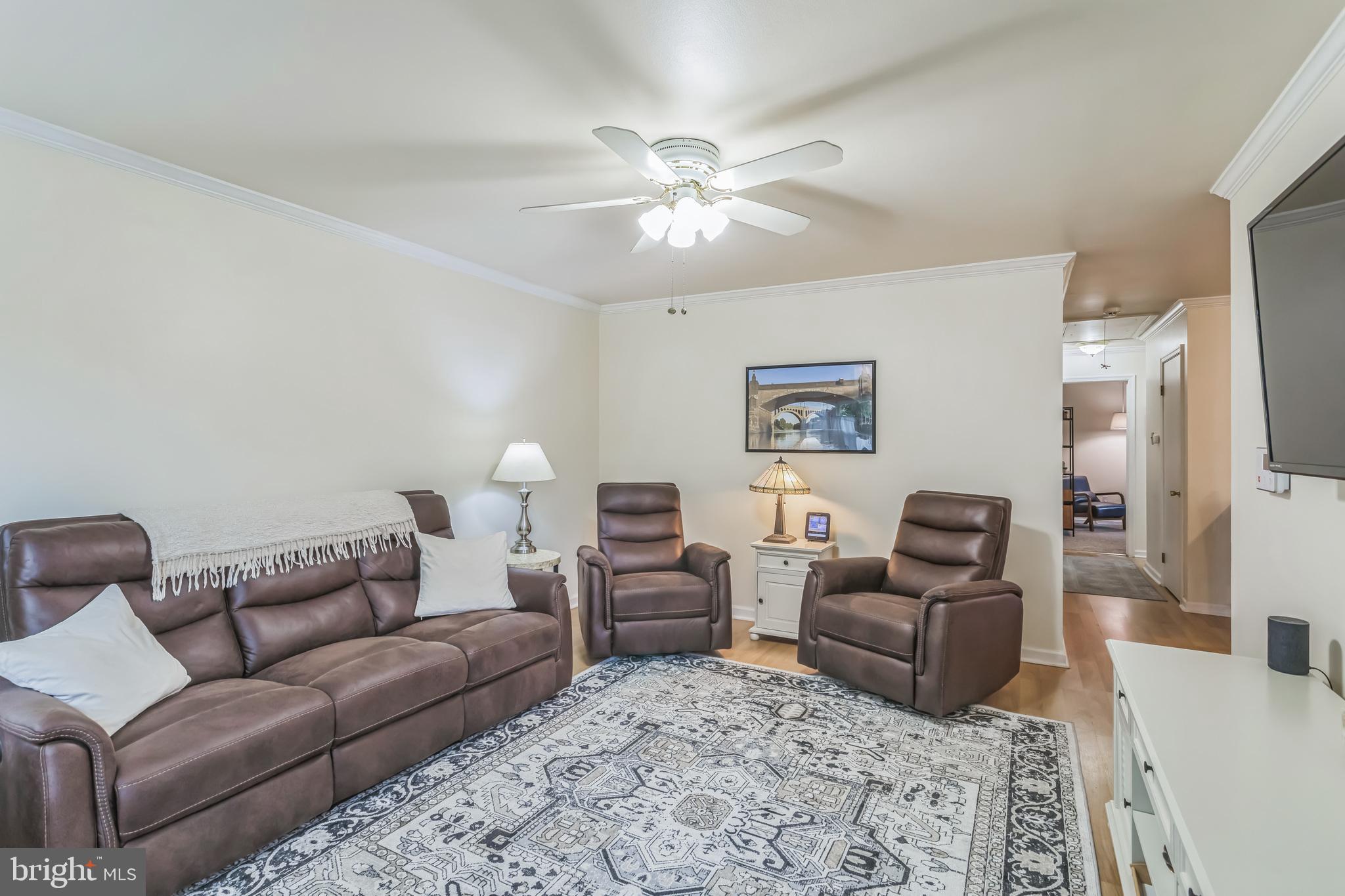 109 Walnut Road Wallingford, PA 19086 - Photo 3 of 30 Entrance/Living Area