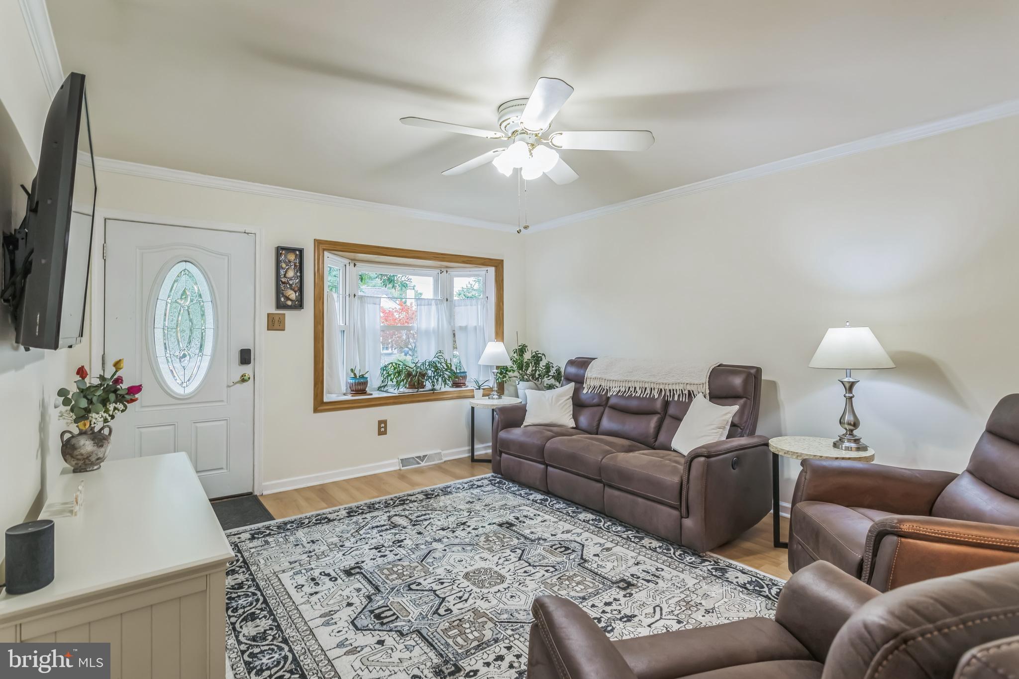 109 Walnut Road Wallingford, PA 19086 - Photo 4 of 30 Beautiful Bay WIndow