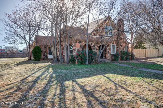 $1,500 | 1701 32nd Street, Lubbock, TX 79411