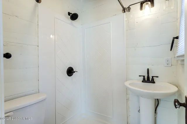 $1,500 | 1701 32nd Street, Lubbock, TX 79411