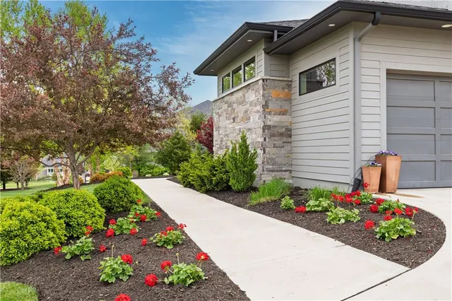 $1,475,000 | 25075 West 105th Terrace, Olathe, KS 66061