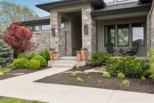 $1,475,000 | 25075 West 105th Terrace, Olathe, KS 66061