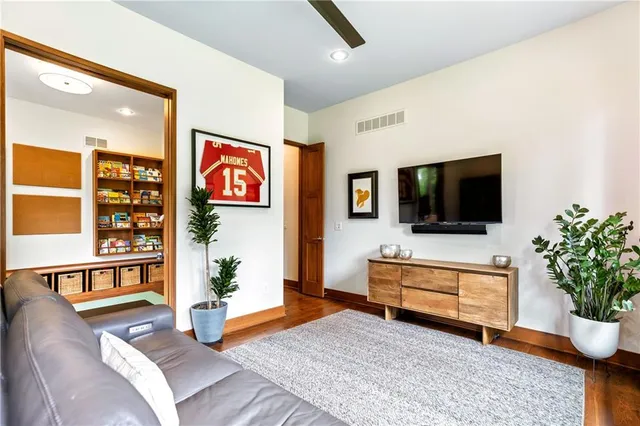 $1,475,000 | 25075 West 105th Terrace, Olathe, KS 66061