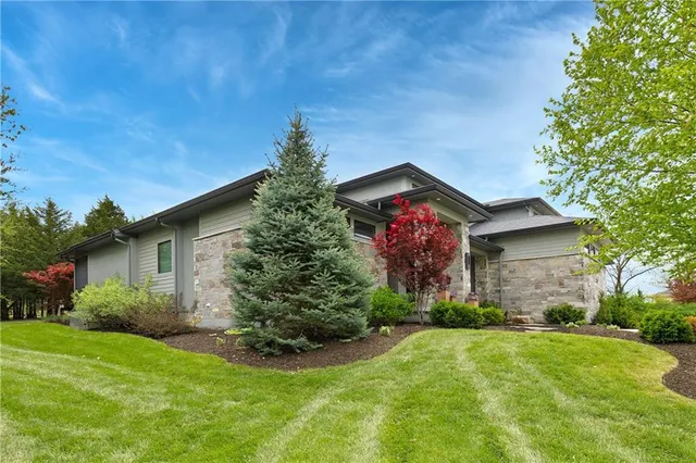 $1,475,000 | 25075 West 105th Terrace, Olathe, KS 66061