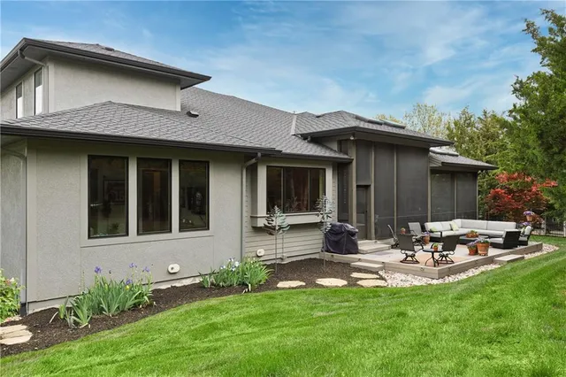 $1,475,000 | 25075 West 105th Terrace, Olathe, KS 66061