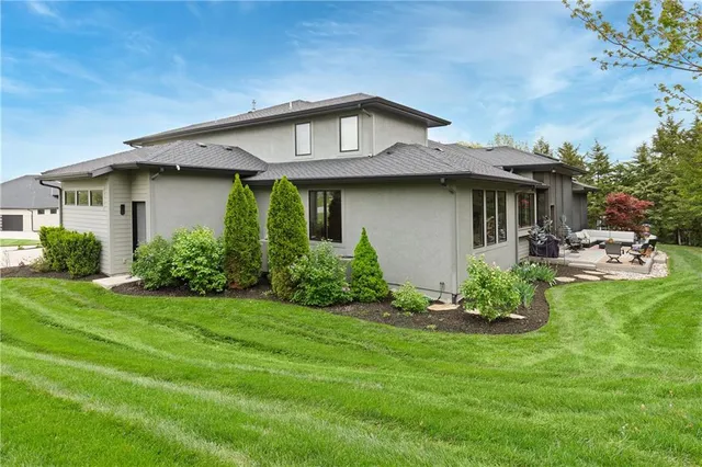 $1,475,000 | 25075 West 105th Terrace, Olathe, KS 66061