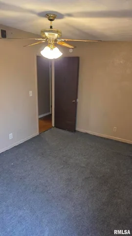 $84,990 | 6831 North Frostwood Parkway, Peoria, IL 61615