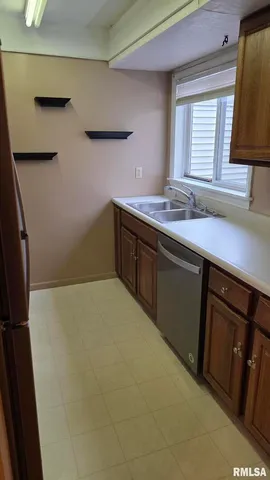 $84,990 | 6831 North Frostwood Parkway, Peoria, IL 61615