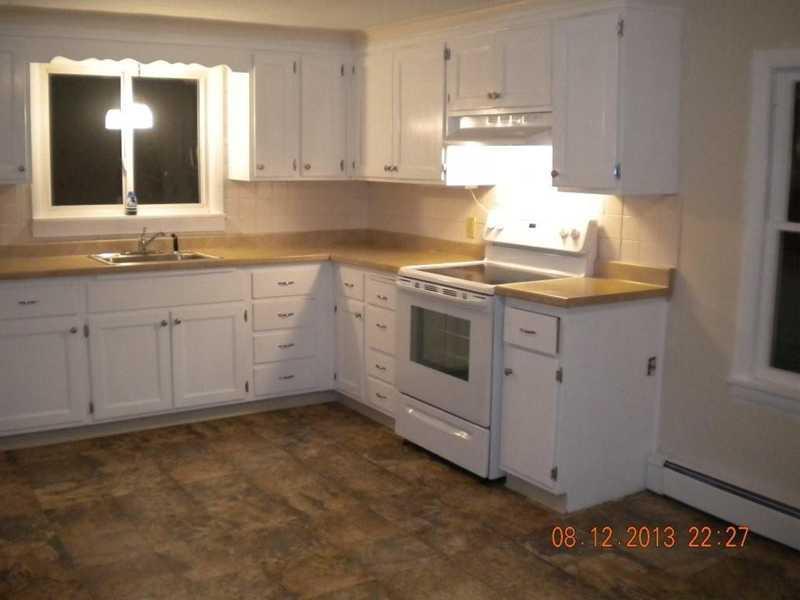 267 Middlesex Road Topsham, ME 04086 - Photo 15 of 16 Kitchen.