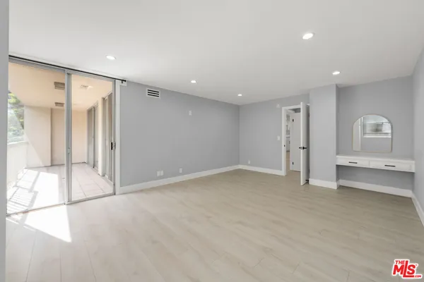 a view of empty room