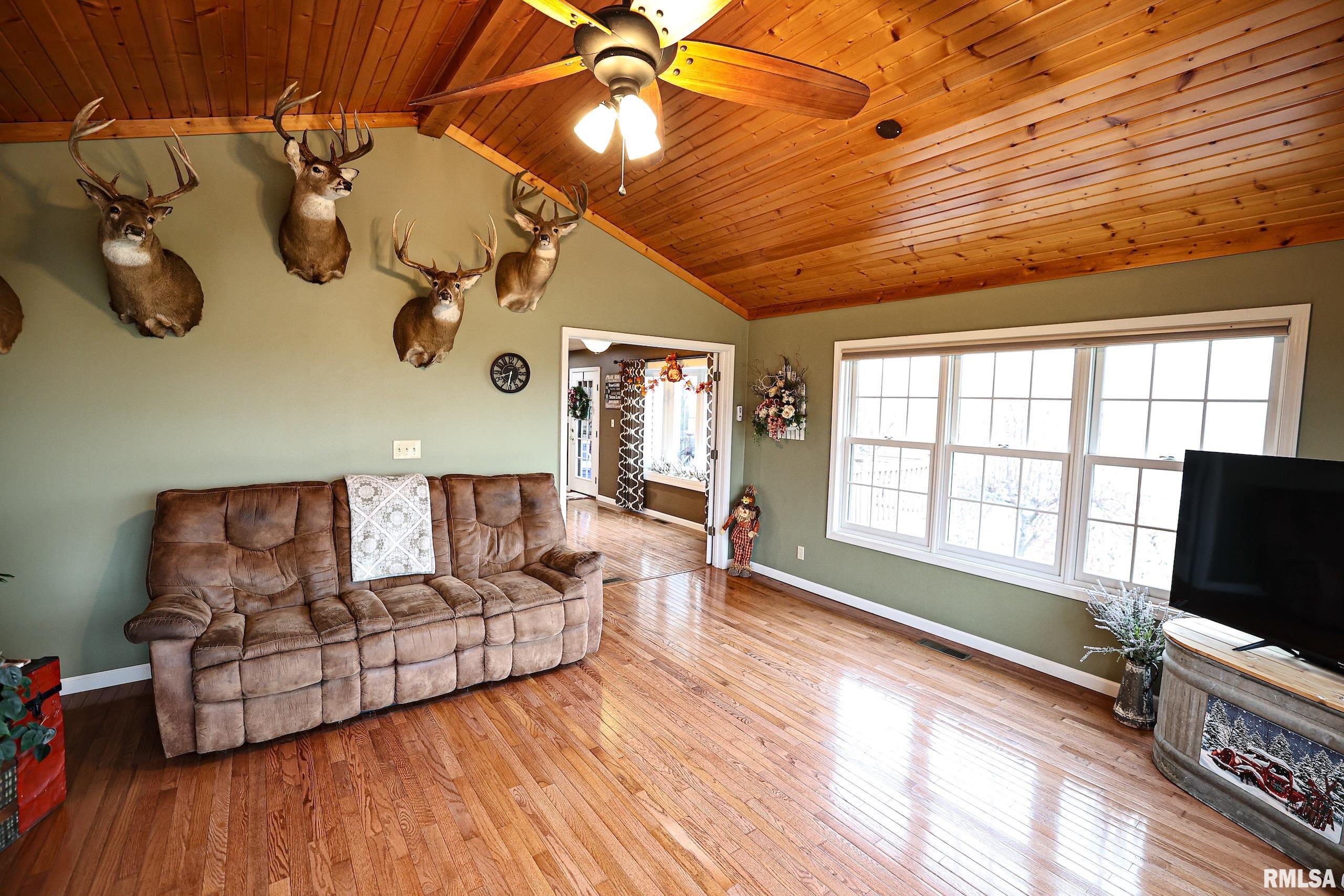 24080 287th Avenue Barry, IL 62312 - Photo 13 of 86