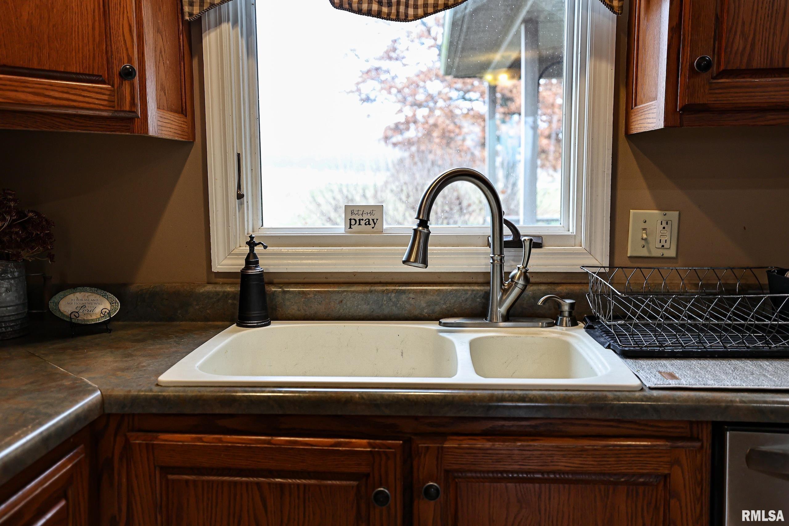 24080 287th Avenue Barry, IL 62312 - Photo 16 of 86