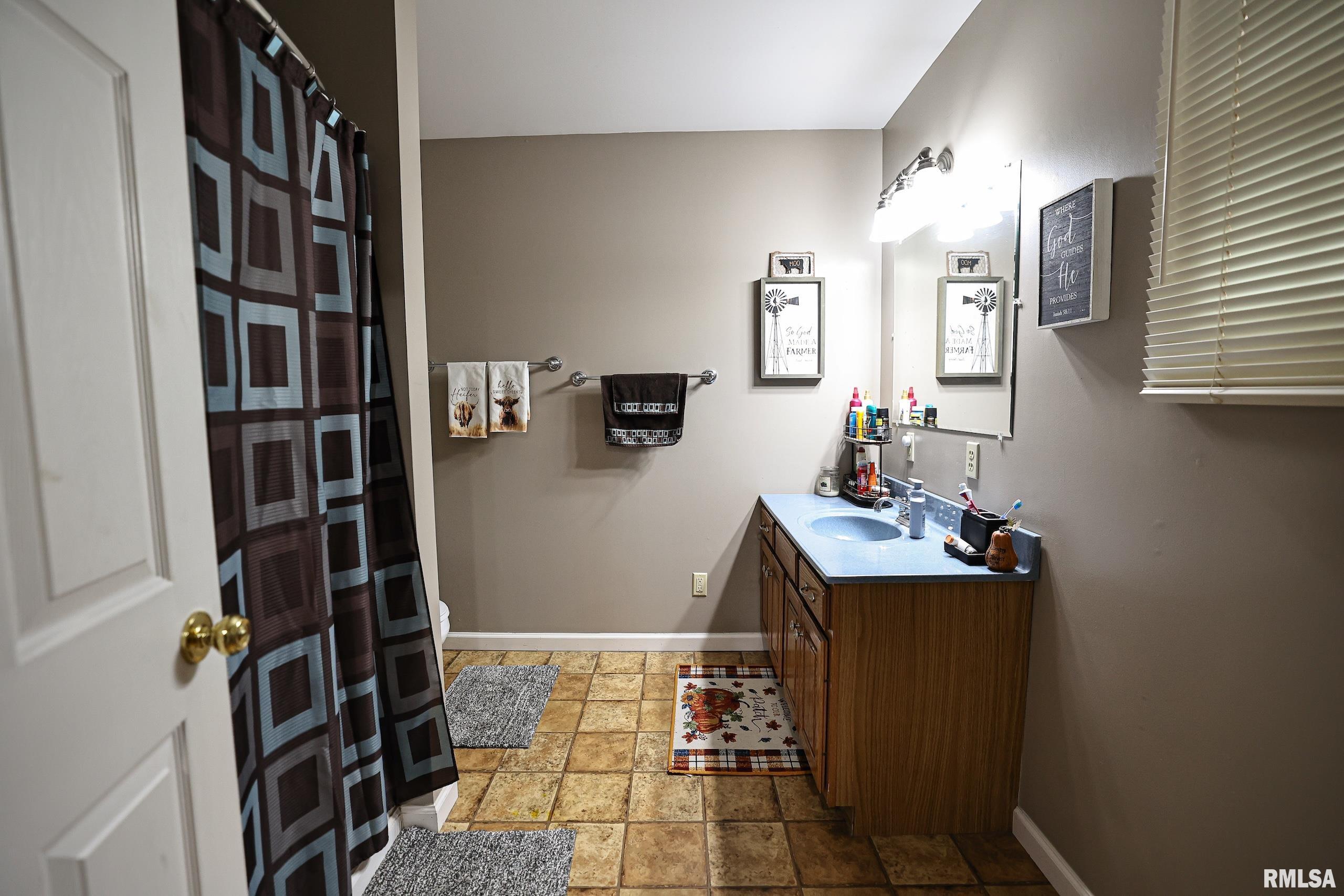 24080 287th Avenue Barry, IL 62312 - Photo 18 of 86