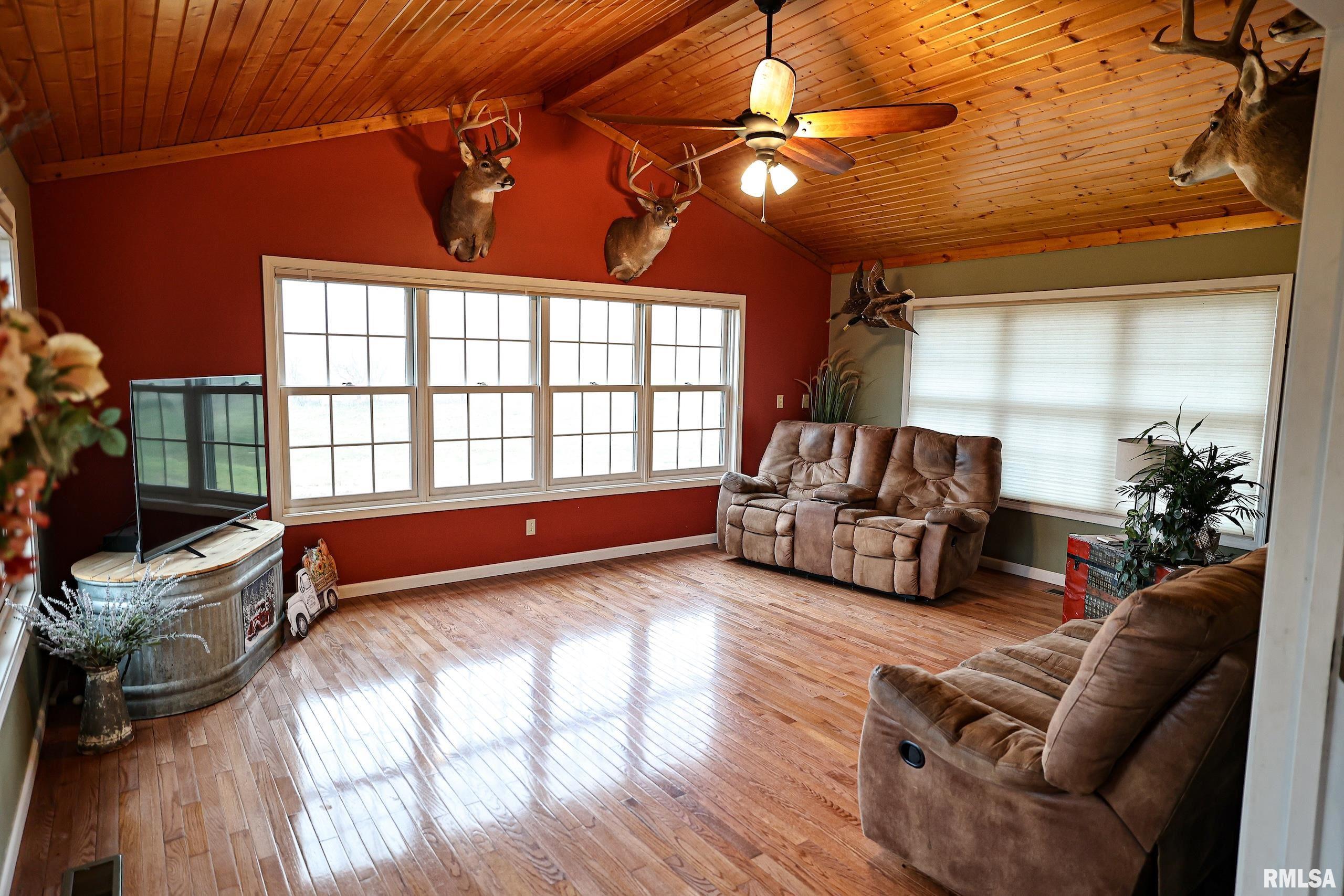 24080 287th Avenue Barry, IL 62312 - Photo 3 of 86