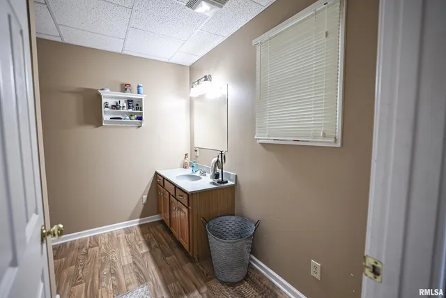 $524,900 | 24080 287th Avenue, Barry, IL 62312