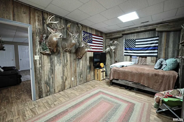 $524,900 | 24080 287th Avenue, Barry, IL 62312