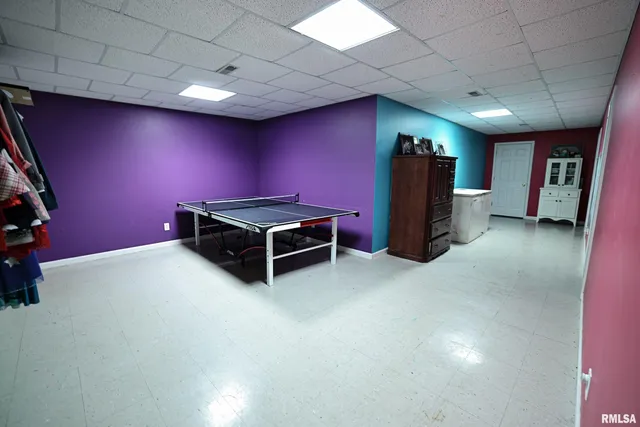 $524,900 | 24080 287th Avenue, Barry, IL 62312