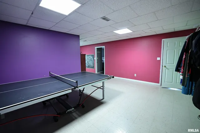 $524,900 | 24080 287th Avenue, Barry, IL 62312