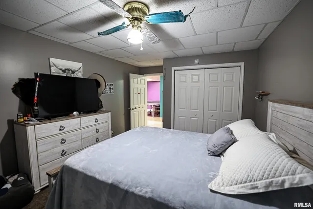 $524,900 | 24080 287th Avenue, Barry, IL 62312