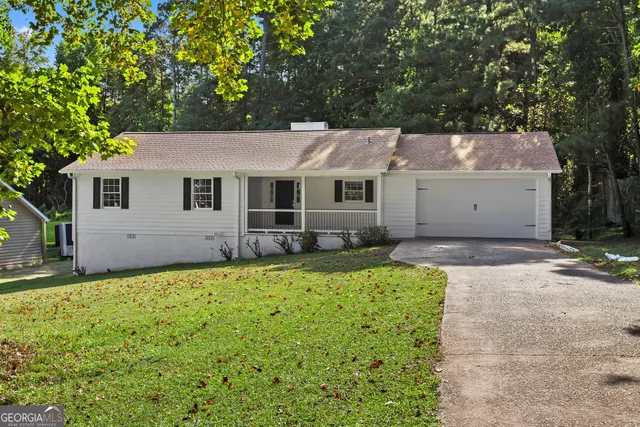 front view of house with a yard