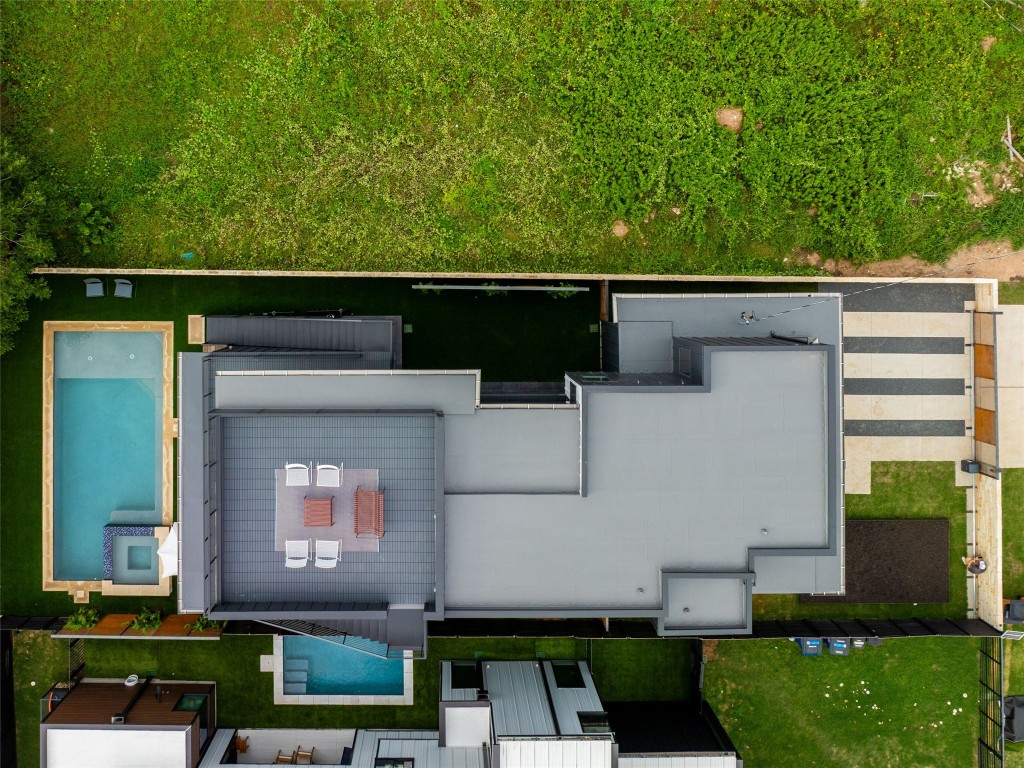 412 Kemp Street Austin, TX 78741 - Photo 4 of 37 View from above of property