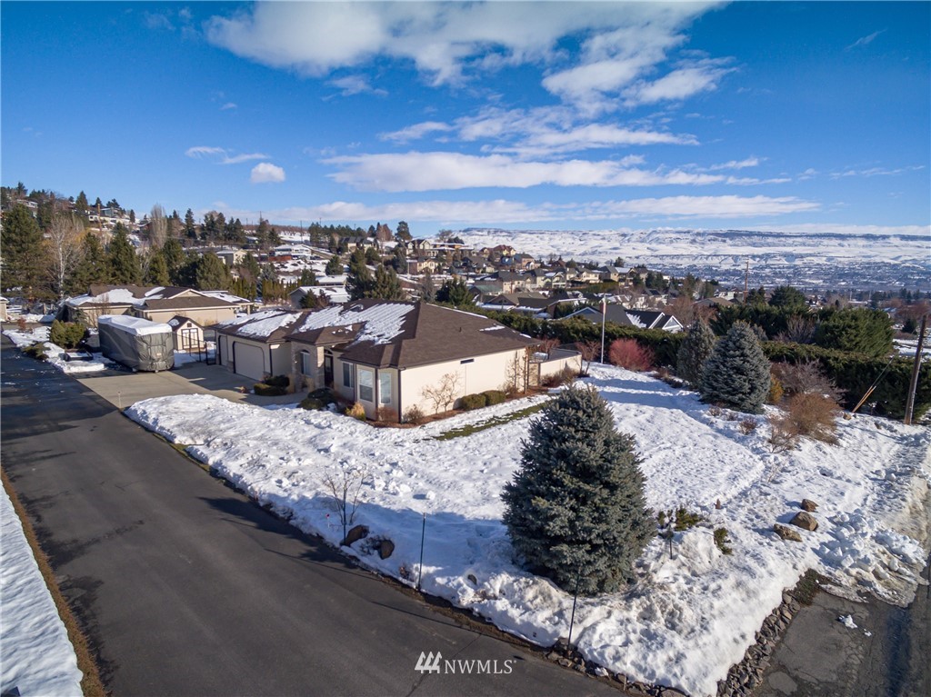 2308 Lester Road Wenatchee, WA 98801 - Photo 2 of 40 Gallery Image 2