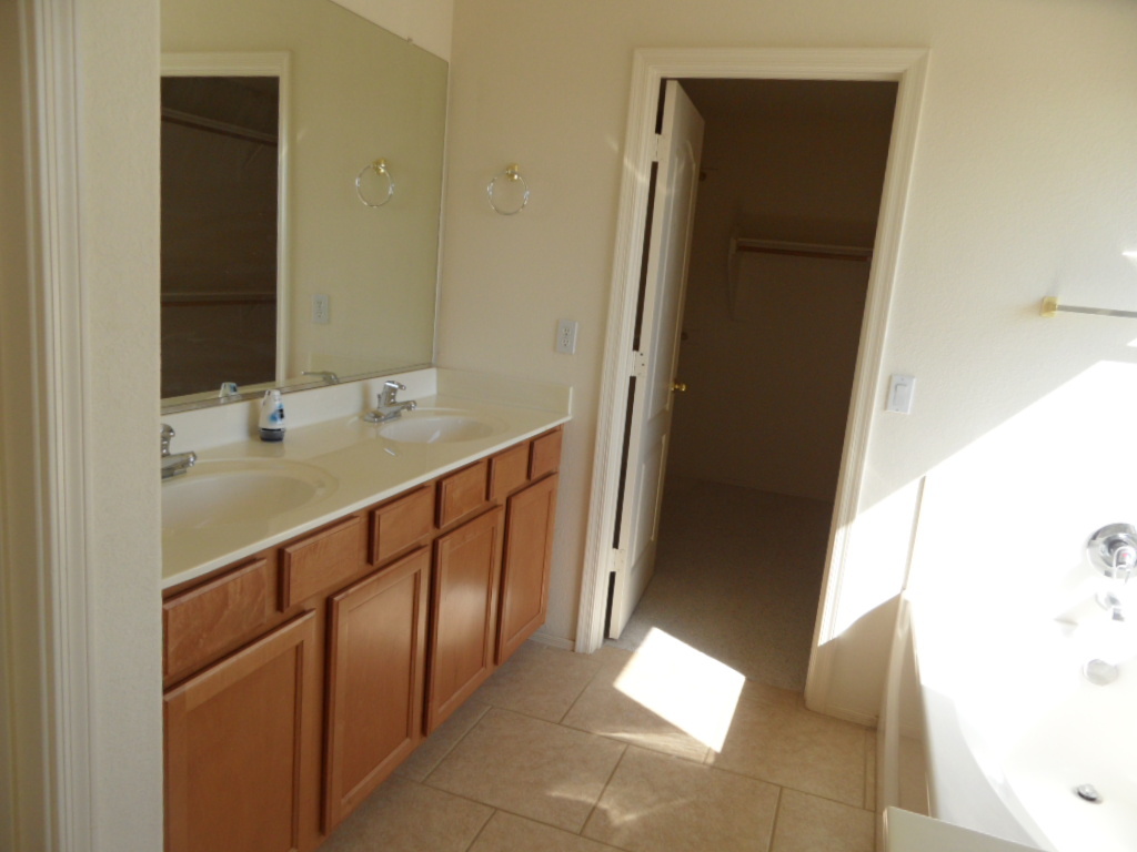 4300 South Splendor Place Gilbert, AZ 85297 - Photo 15 of 19 master bath