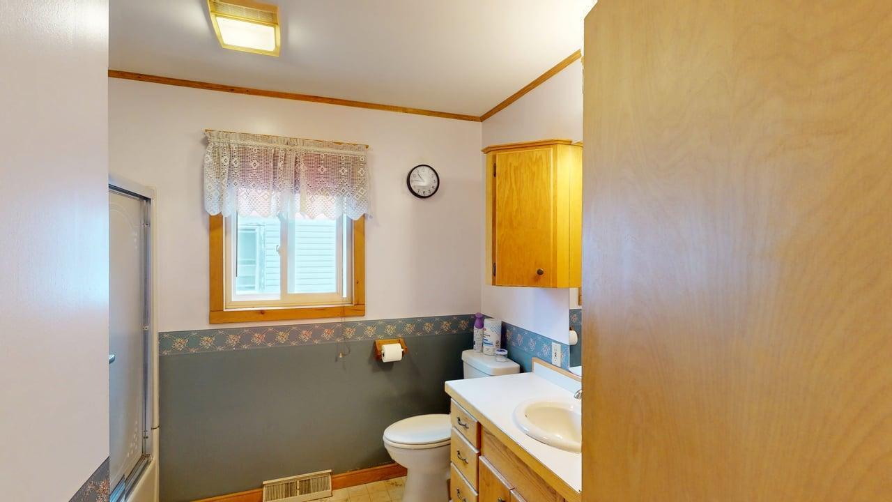 180 Bowdoin Street Millinocket, ME 04462 - Photo 27 of 42