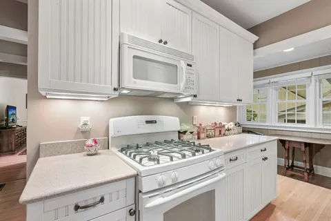 $574,999 | 335 East Liberty Street, Barrington, IL 60010
