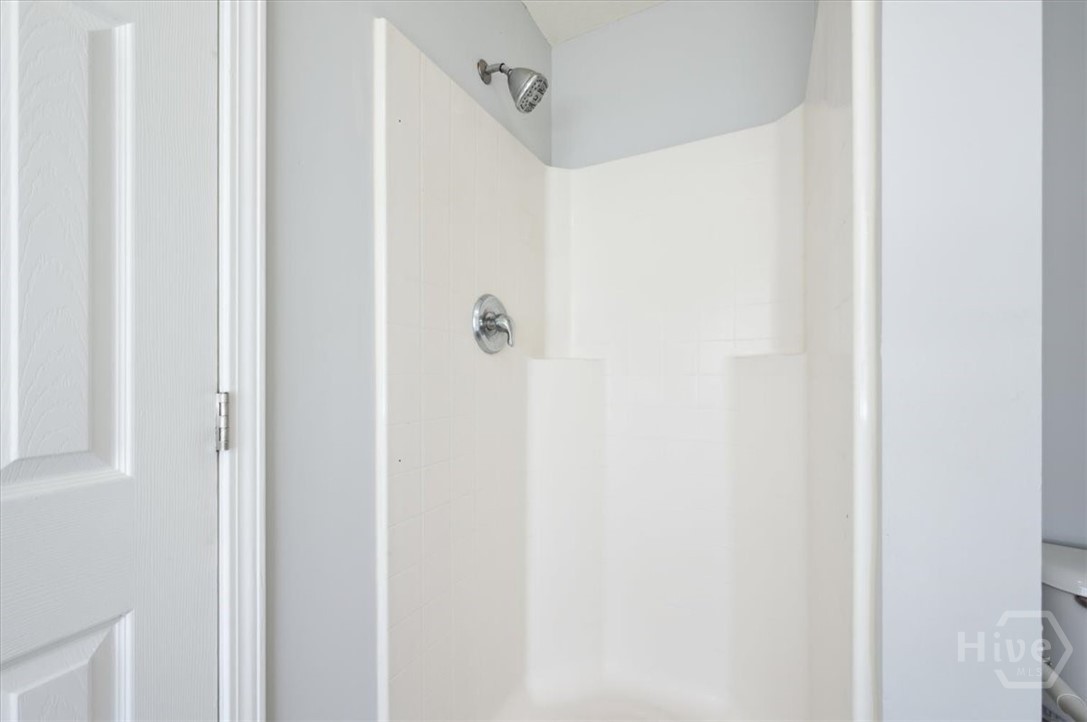 24 Stalwick Drive Pooler, GA 31322 - Photo 18 of 34 Separate shower in the primary bath.