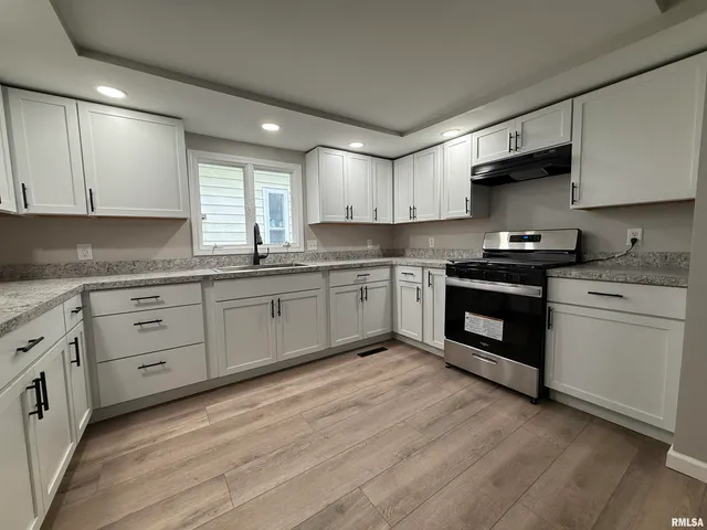 $150,000 | 233 West Spruce Street, Canton, IL 61520