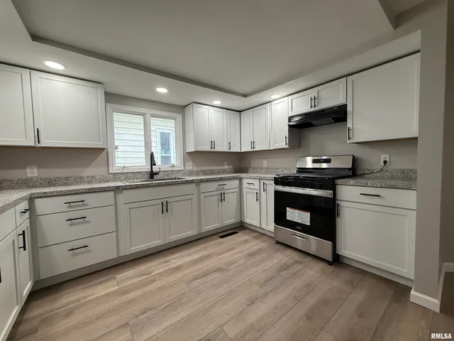 $150,000 | 233 West Spruce Street, Canton, IL 61520