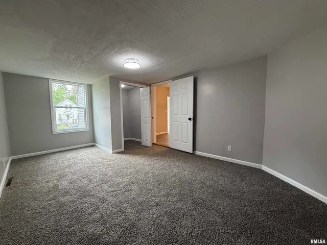 $150,000 | 233 West Spruce Street, Canton, IL 61520